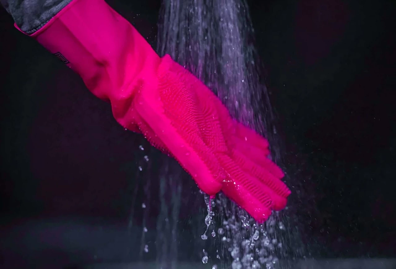 Muc-Off Muc Off Deep Scrubber Gloves Silikonhandschuhe 5 Muc-Off Muc Off Deep Scrubber Gloves Silikonhandschuhe – Bild 3