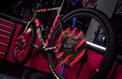 Muc-Off Muc Off Disc Brake Covers Paar Camo -Fahrradausrüstung Geschäft 1 35517iUWLndCV7UHDk 1280x1280