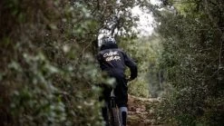 CUBE ATX Utility Anzug Black -Fahrradausrüstung Geschäft CUBE Ride Campinvisionsat 247 34139 1280x1280