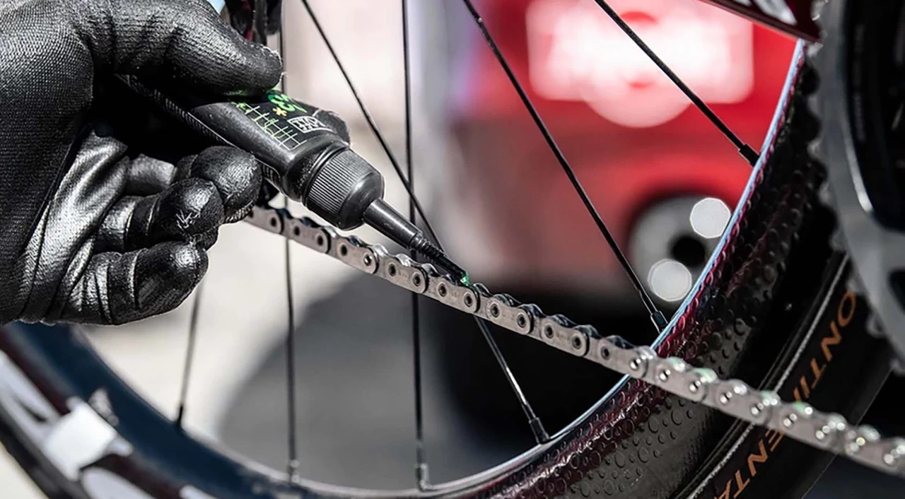 Muc-Off Muc Off C3 Dry Ceramic Lube Kettenschutz 120 Ml 5 Muc-Off Muc Off C3 Dry Ceramic Lube Kettenschutz 120 Ml – Bild 3